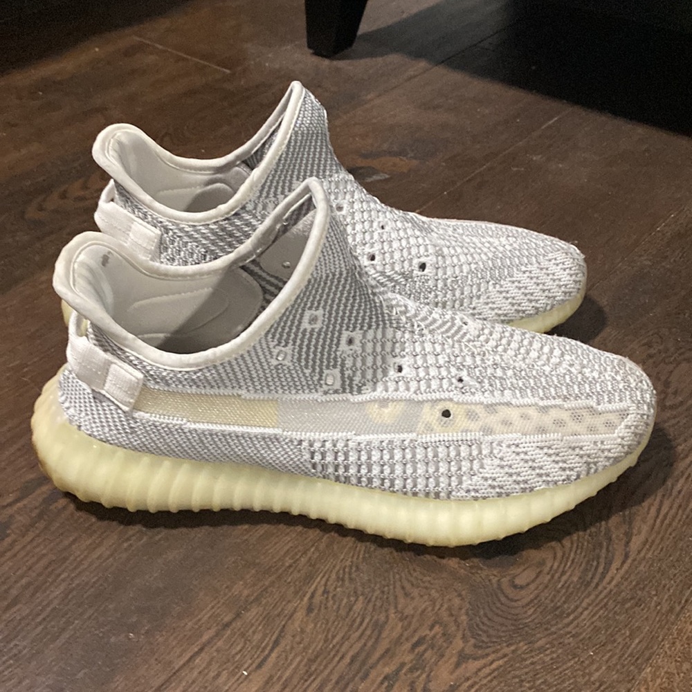 Adidas Yeezy 350 v2 Static Non-Reflective - Picture 3 of 6